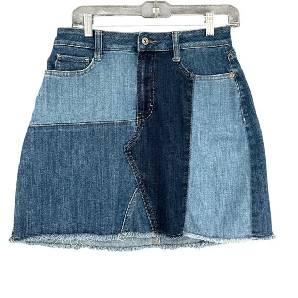ARIZONA JEAN CO Blue Patchwork Frayed Hem Mini Five Pocket Denim Skirt Size 9 - Picture 1 of 6